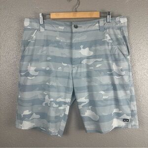 Oakley Camo Hybrid Shorts Men’s 38 Surf Swim Beach Performance
